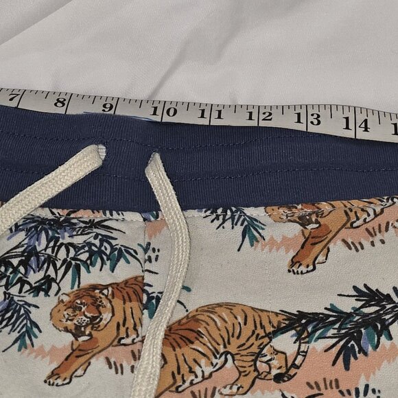 Tiger and Bamboo tree printed shorts, Size XL (40-42) No Boundaries - Picture 6 of 12